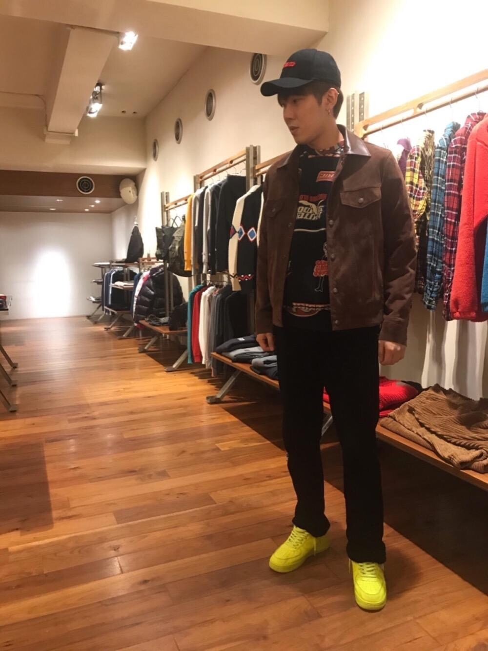 「冬コーデ、Hysteric Glamour、ヒステリックグラマー、ストリートコーデ」｜「HYSTERIC GLAMOURのNIGHT GROOVE 刺繍トラックパンツ（その他パンツ、ブラック系）」を使った、hyshmt04さん（メンズ・180cm）の冬コーディネートの1枚目の写真
