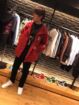 「アイテム（ミリタリージャケット、レッド系）」を使った、hyshmt04さん（メンズ・180cm）の冬コーディネート