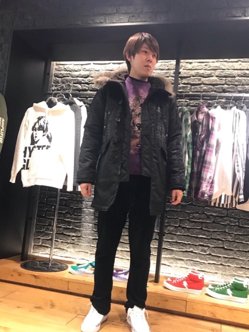 「Hysteric Glamour、ヒステリックグラマー、ストリートコーデ」｜「HYSTERIC GLAMOURのNIGHT GROOVE 刺繍トラックパンツ（その他パンツ、ブラック系）」を使った、hyshmt04さん（メンズ・180cm）の冬コーディネートの1枚目の写真