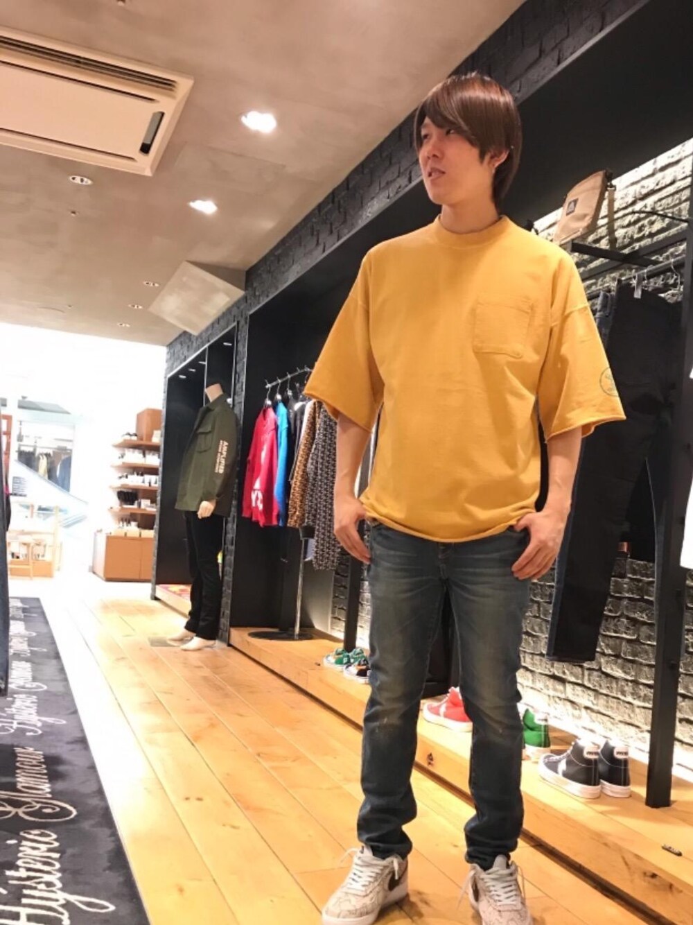 「春コーデ、アメカジコーデ」｜「HYSTERIC GLAMOURのSP加工ストレッチデニム スリムパンツ（デニムパンツ、ブルー系）」を使った、hyshmt04さん（メンズ・180cm）の冬コーディネートの1枚目の写真