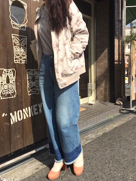 「カフェ」｜「アイテム（ブルゾン）」を使った、maju☆*:.｡. ♪さん（レディース・161cm）の春コーディネート