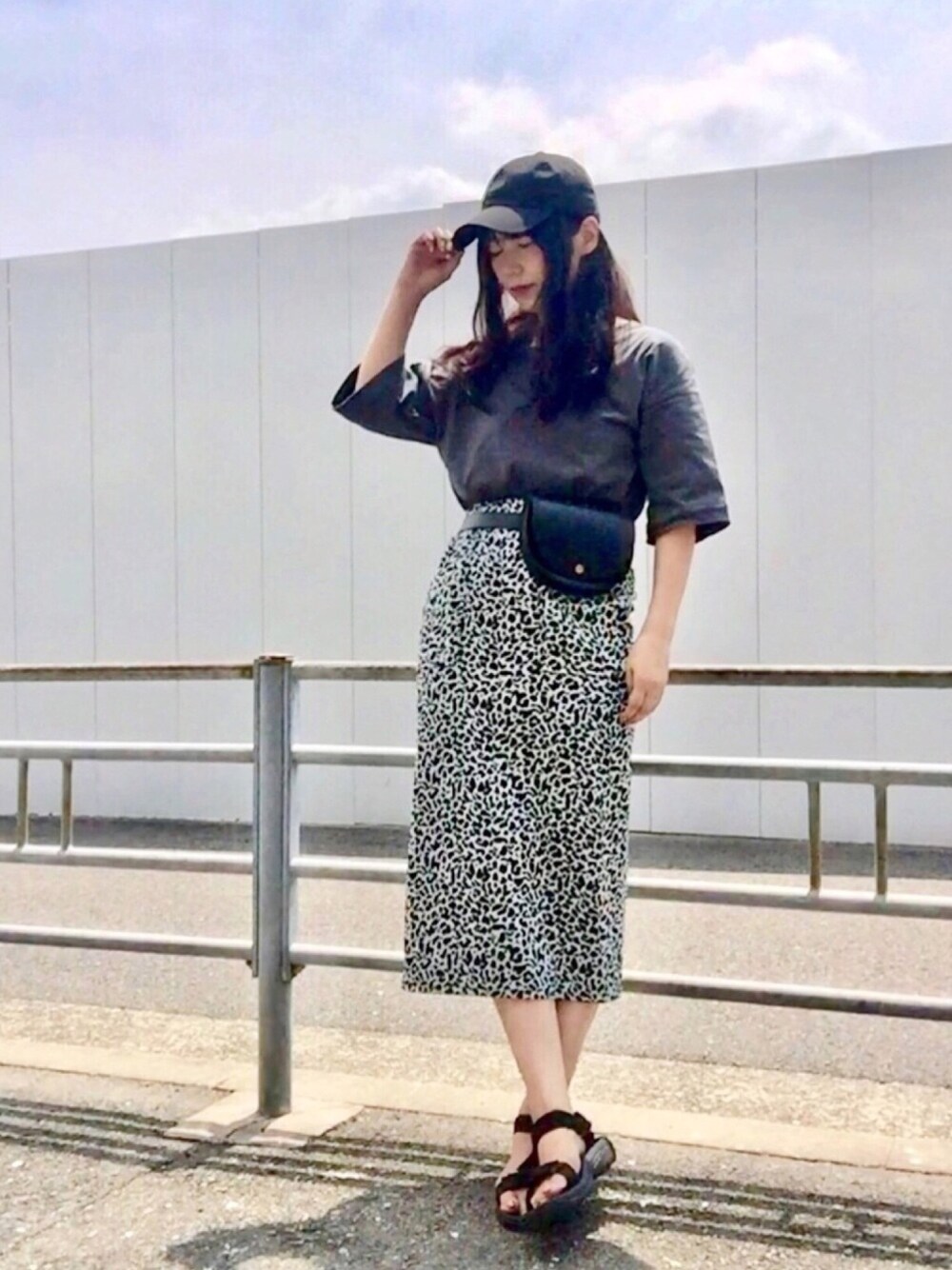 チュニックを使った「レオパード柄」の人気ファッションコーディネート