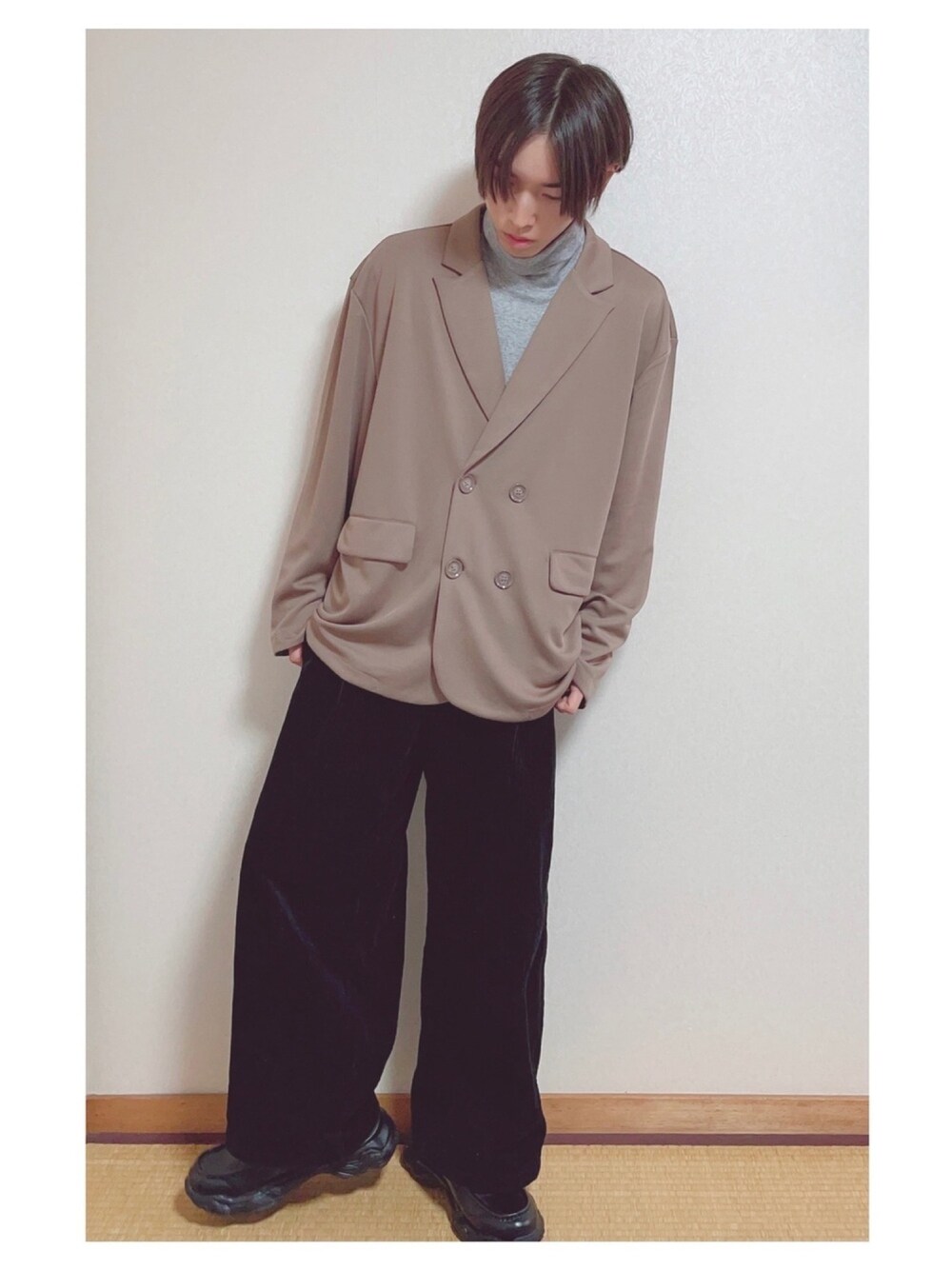 「ジャケット、タートルネック、コーデュロイパンツ、ワイドパンツ、ローファー、GU、G.O.C、RAGEBLUE、今日のコーデ、年末WEAR感謝祭」｜「GUのアイテム（トップス、グレー系）」を使った、りょうちさん（メンズ・162cm）の冬コーディネートの1枚目の写真