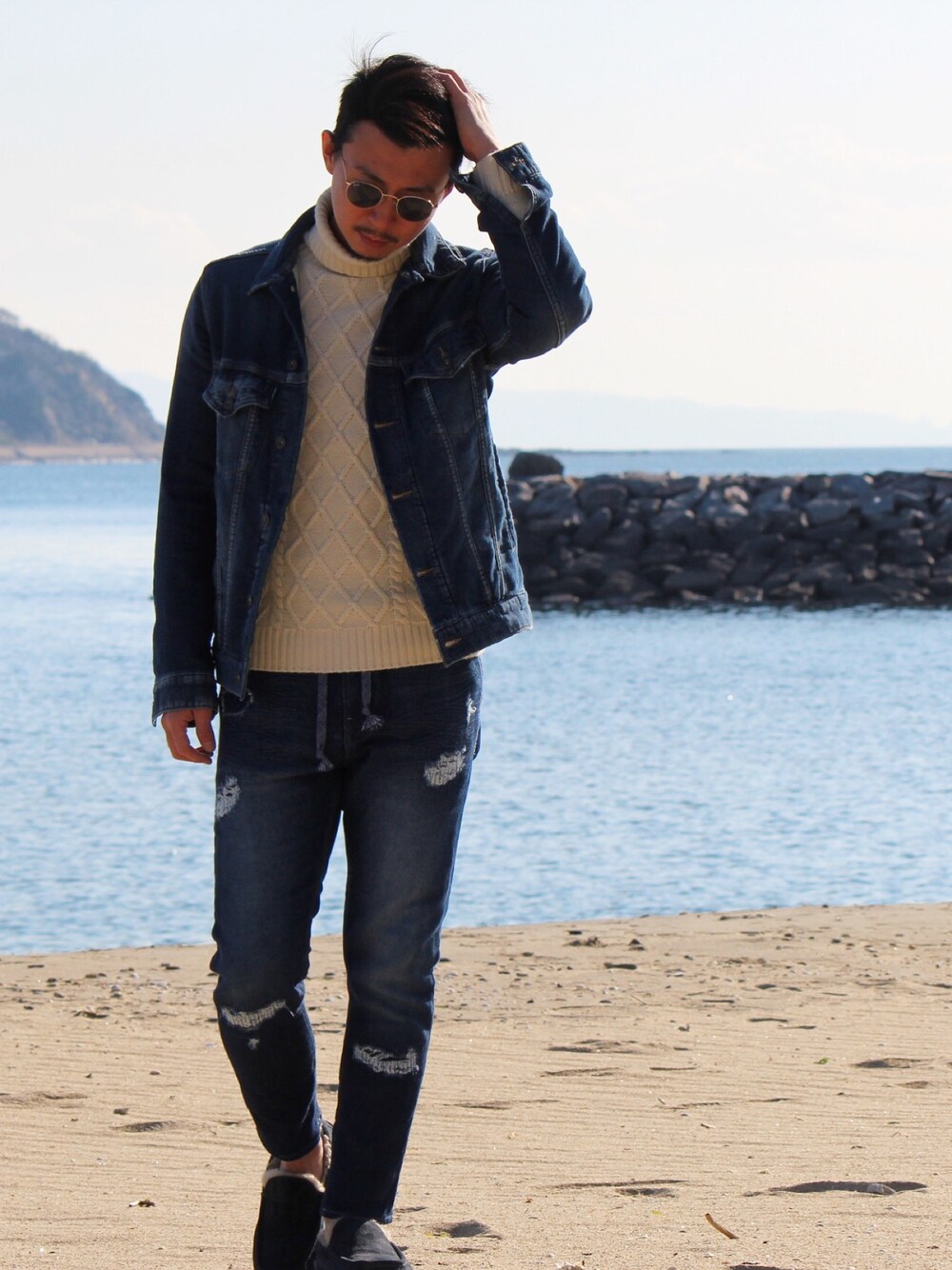 UGGのモカシン/デッキシューズ（ブルー系）を使ったメンズ人気