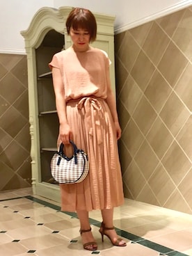 「HASHIBAMI（ハシバミ）のアイテム（バッグ）」を使った、nano・universe 阿倍野 STAFFさん（レディース・153cm）の夏コーディネート