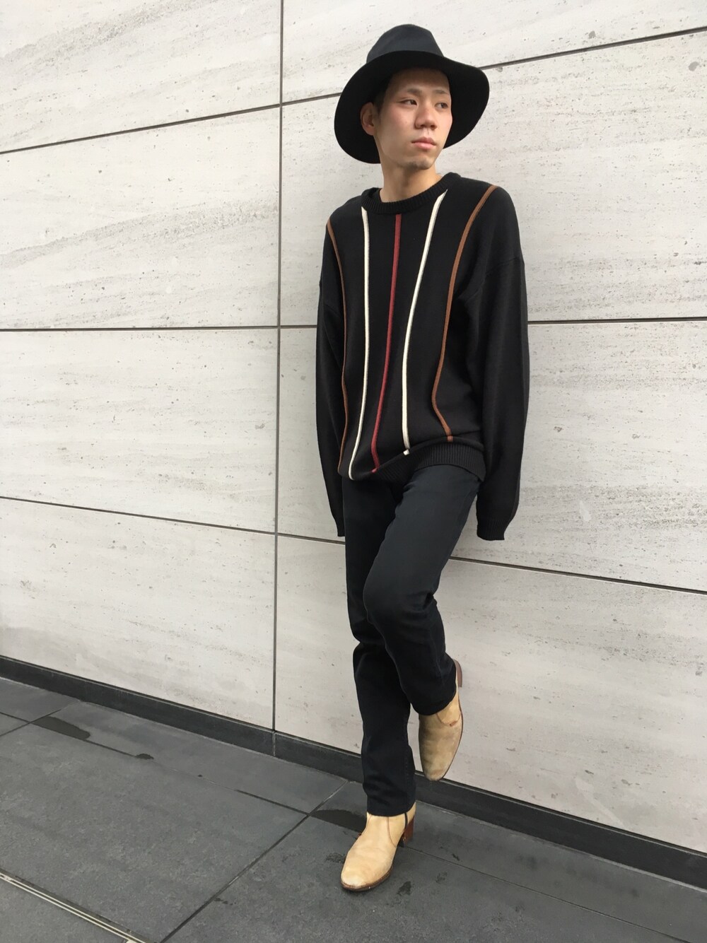 「モノトーン」｜「SENSE OF PLACE by URBAN RESEARCHのストライプセーター（ニット/セーター、ブラック系）」を使った、Yokouchiさん（メンズ・169cm）の冬コーディネートの1枚目の写真