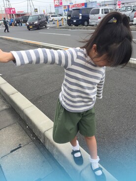 「無印良品（ムジルシリョウヒン）のアイテム（Tシャツ/カットソー、グレー系）」を使った、かんちゃんさん（キッズ・80cm）の春コーディネート