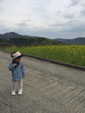 「b・ROOM（ビールーム）のアイテム（Tシャツ/カットソー、ブルー系）」を使った、かんちゃんさん（キッズ・80cm）の春コーディネート