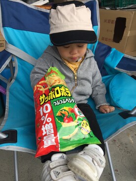 「無印良品（ムジルシリョウヒン）のアイテム（パンツ、ブラック系）」を使った、かんちゃんさん（キッズ・80cm）の春コーディネート
