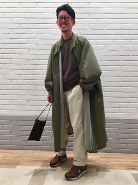 「SCYE BASICS（サイベーシックス）のアイテム（チノパンツ）」を使った、井澤 賢治さん（メンズ・174cm）の春コーディネート