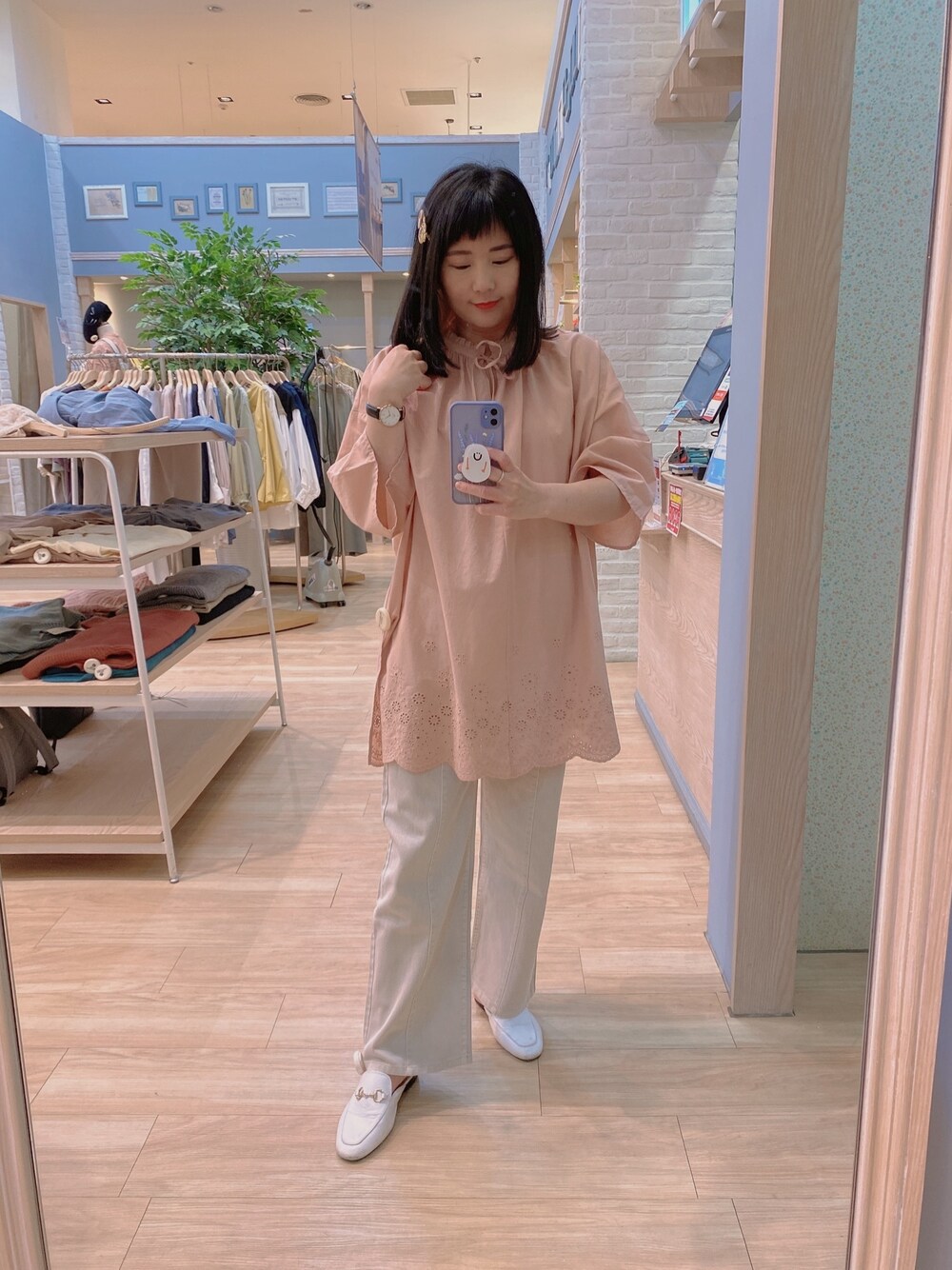 「Green　Parksのアイテム（その他トップス、ピンク系）」を使った、oliver liao 🇹🇼さん（レディース・160cm）の春コーディネートの1枚目の写真