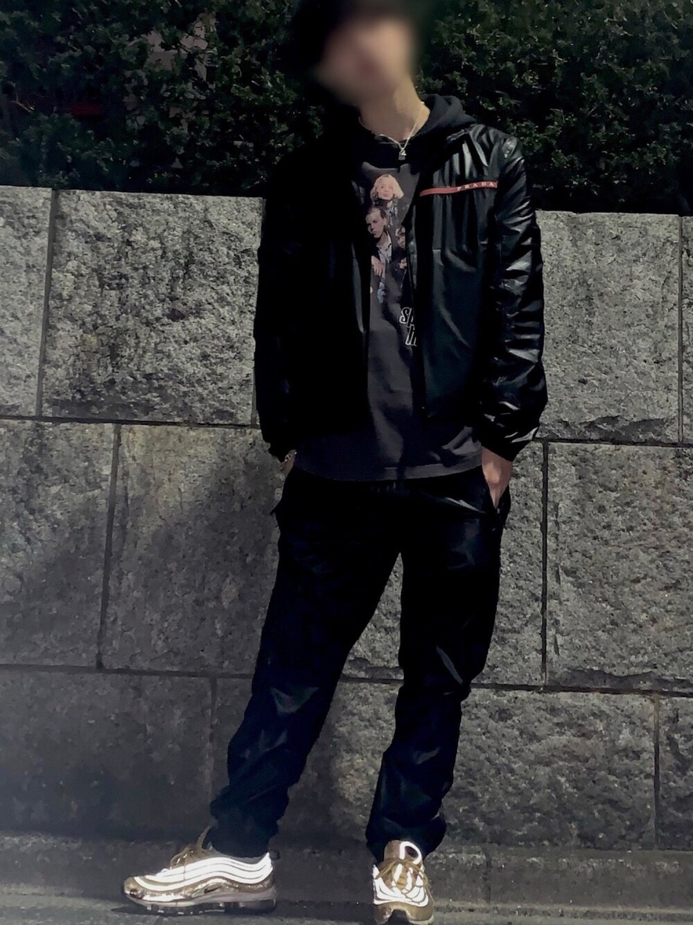 「BALENCIAGA、バレンシアガ、ストリート、NIKE、NIKE AIR MAX、PRADA、クロムハーツ、Chrome Hearts、はるコーデ、セットアップ」｜「CHROME HEARTSのアイテム（ネックレス、シルバー系）」を使った、shuntyyyyさん（メンズ・175cm）の春コーディネートの1枚目の写真