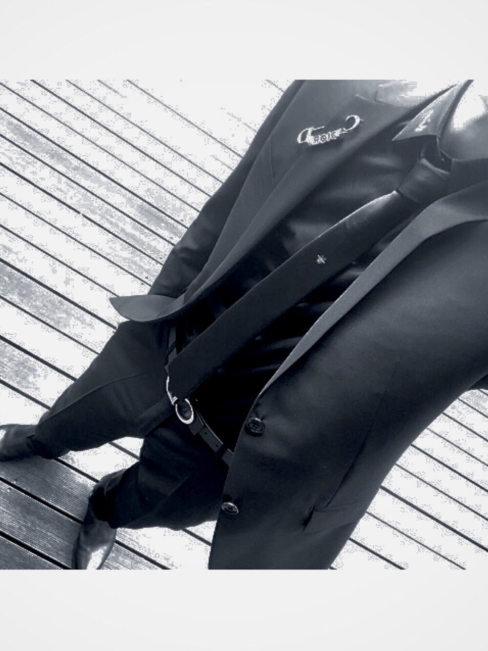 「Dior、Dior HOMME、セットアップ、セットアップスタイル、スーツスタイル、成人式、サンローランパリ、リングブーツ、黒コーデ、Suit」｜「SAINT LAURENT PARISのアイテム（ブーツ、ブラック系）」を使った、shuntyyyyさん（メンズ・175cm）の春コーディネートの1枚目の写真