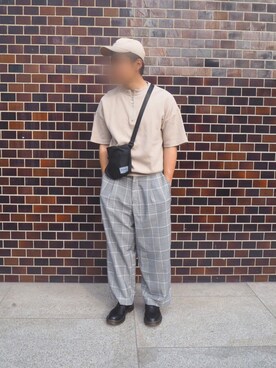 「Rename（リネーム）のアイテム（ショルダーバッグ）」を使った、もこたさん（メンズ・169cm）の春コーディネート