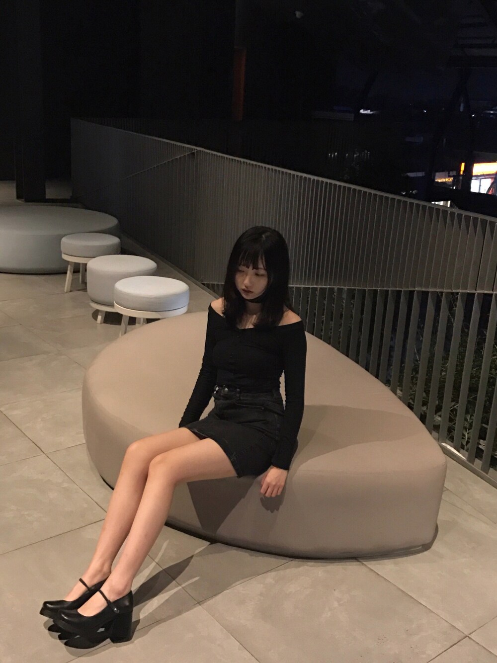 「black、大人コーデ」｜「UNIFのアイテム（パンプス、ブラック系）」を使った、moriponyoさん（レディース・160cm）の春コーディネートの1枚目の写真