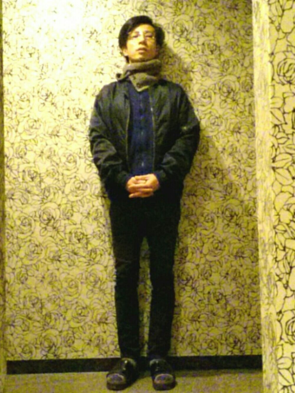 「ブラック、パープル、フリース、patagonia、nonnative、めがね、サンダル、あけましておめでとうございます！、ネックウォーマー」｜「Ayameのアイテム（メガネ、ゴールド系）」を使った、ジョークなジュークさん（メンズ・172cm）の冬コーディネートの1枚目の写真