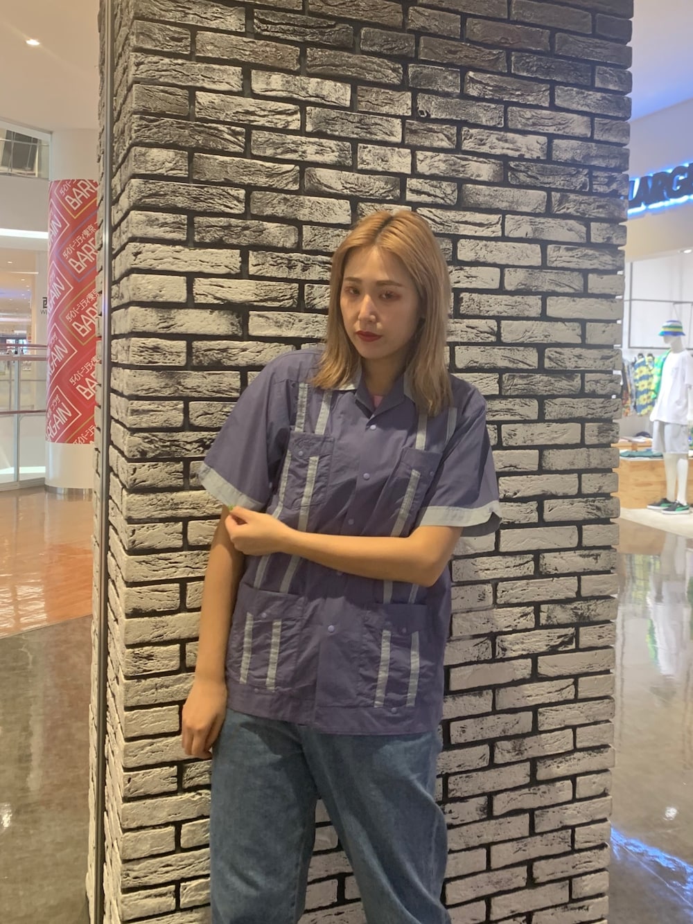「XLARGEのS/S CUBA SHIRT（シャツ/ブラウス、パープル系）」を使った、伏木 栞織さん（レディース・174cm）の夏コーディネートの1枚目の写真