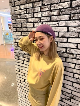 「XLARGE（エクストララージ）のL/S TEE SNACK（Tシャツ/カットソー、ベージュ系）」を使った、伏木 栞織さん（レディース・174cm）の夏コーディネート