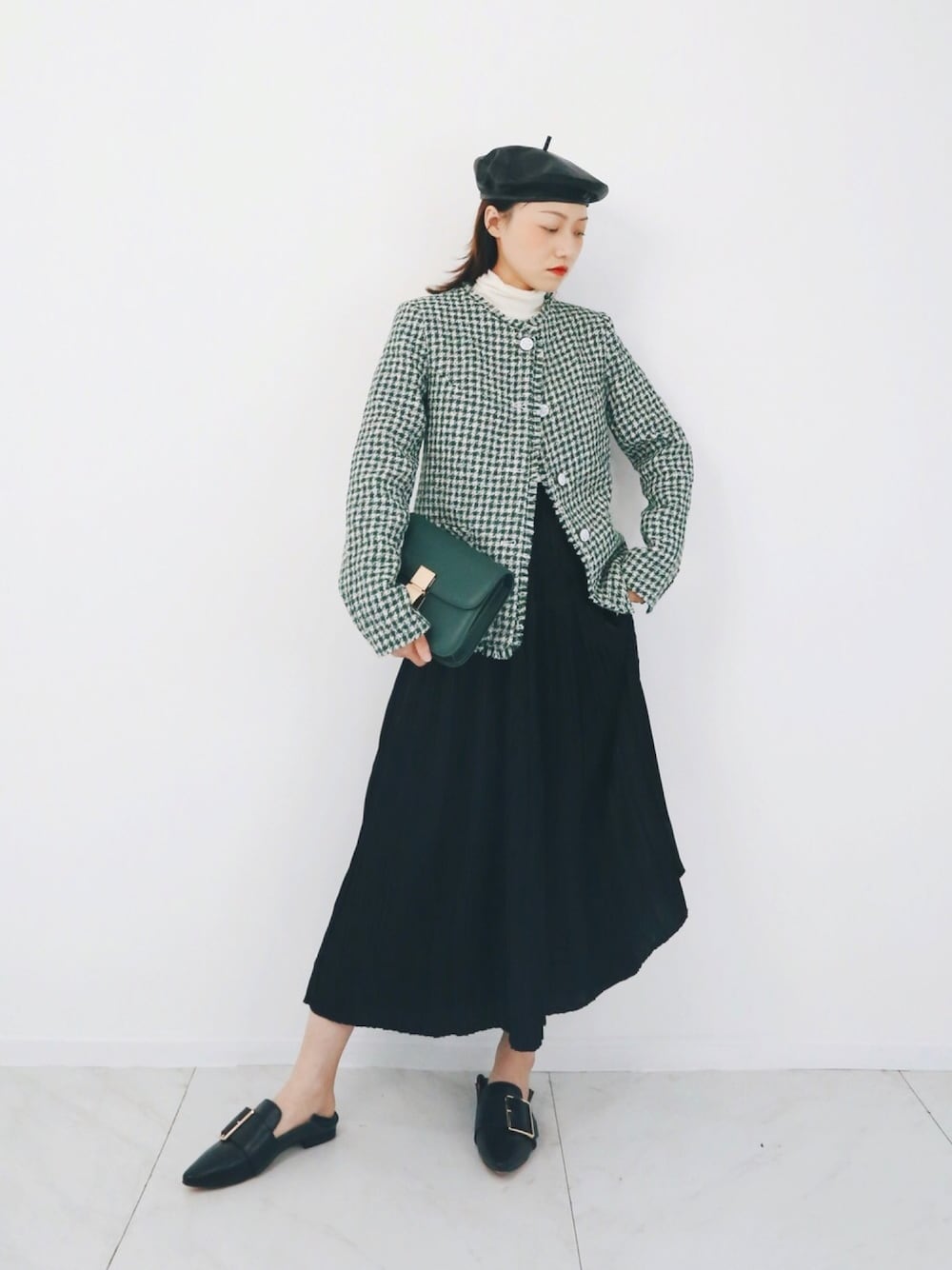 「ootd、街头搭配、复古、女人味、通勤穿搭」｜「SELFSAMEのアイテム（ショルダーバッグ、グリーン系）」を使った、伴伴说さん（レディース・160cm）の秋コーディネートの1枚目の写真