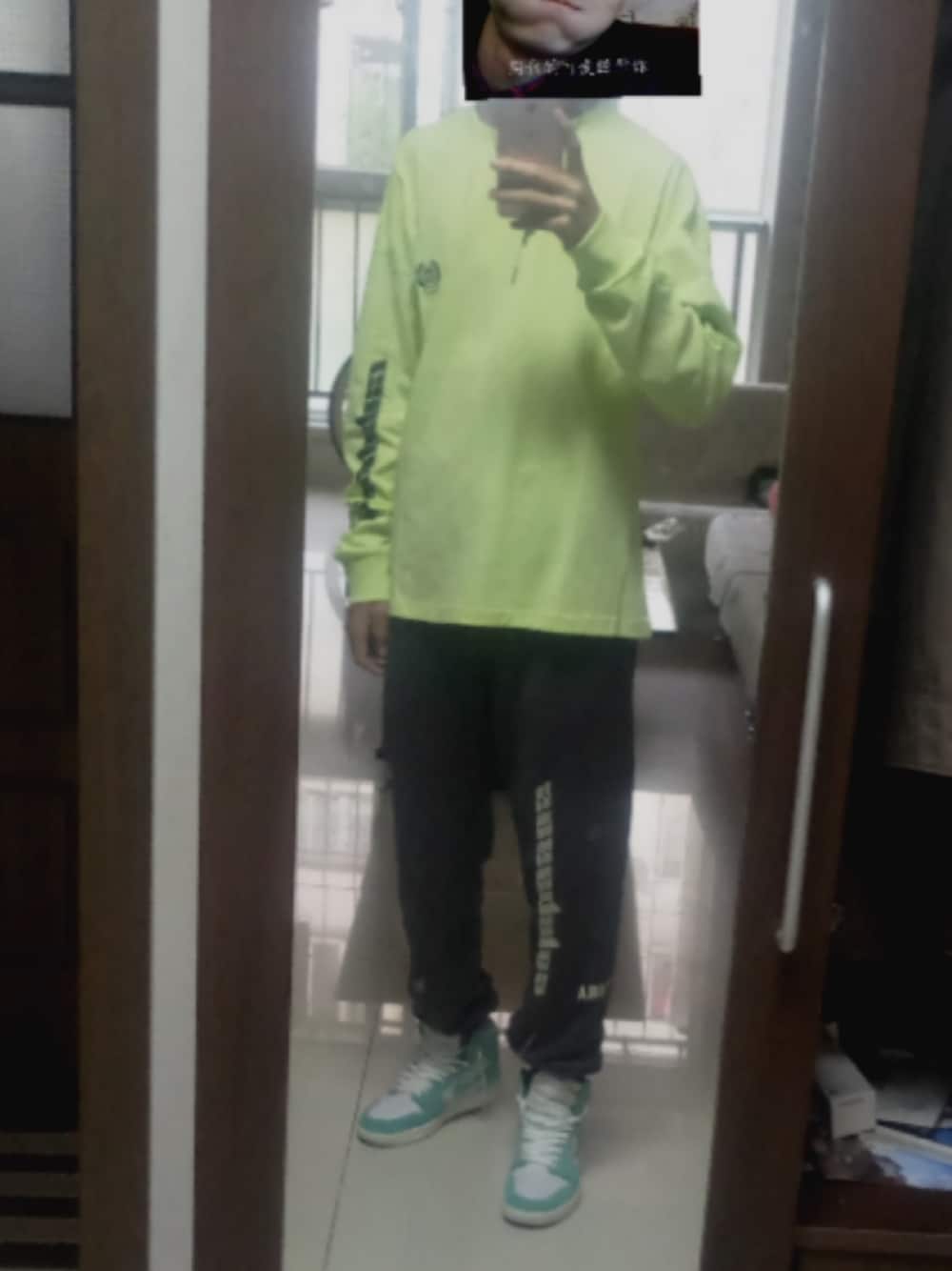 「球鞋」｜「Yeezyのアイテム（パーカー、グリーン系）」を使った、勿念.さん（メンズ・178cm）の夏コーディネートの1枚目の写真