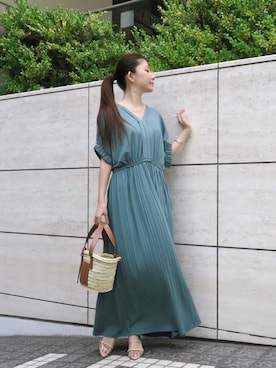 「LOEWE（ロエベ）のアイテム（バッグ）」を使った、shiokoさん（レディース・155cm）の春コーディネート