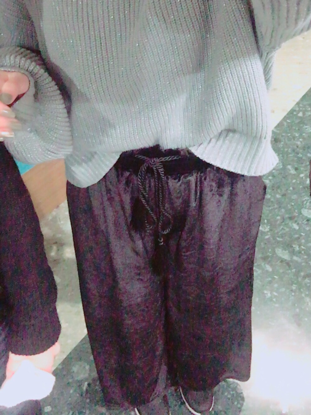 「那須、旅行、楽チンコーデ」｜「Honeysのベロアワイドパンツ（その他パンツ、ブラック系）」を使った、aiさん（レディース・152cm）の冬コーディネートの1枚目の写真