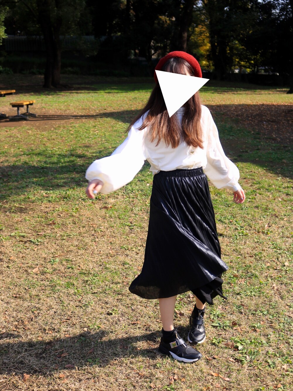 「紅葉、秋、秋コーデ、ポートレート撮影、代々木公園、原宿」｜「FUNのアイテム（トップス、ホワイト系）」を使った、aiさん（レディース・152cm）の秋コーディネートの1枚目の写真
