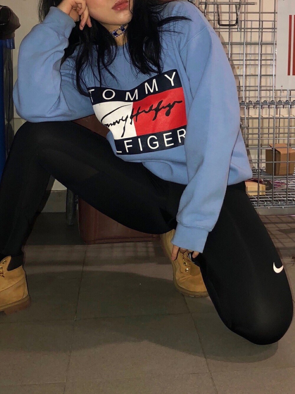 「shanghai」｜「TOMMY HILFIGERのアイテム（パーカー、ブルー系）」を使った、Feltiさん（レディース・168cm）の冬コーディネートの1枚目の写真