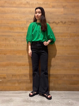 「THE SHINZONE（ザ　シンゾーン）の【別注】＜Shinzone＞∴CHARLOTTE フレアデニムパンツ（デニムパンツ、ブラック系）」を使った、Sayaka Toujouさん（レディース・160cm）の夏コーディネート