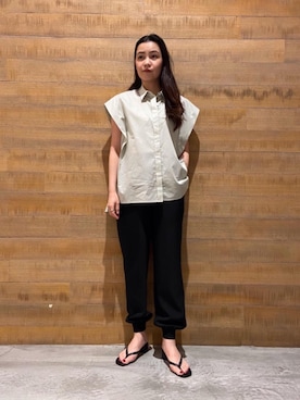 「BEAUTY&YOUTH UNITED ARROWS（ビューティーアンドユースユナイテッドアローズ）の<nereana>レザートングサンダル（サンダル、ブラック系）」を使った、Sayaka Toujouさん（レディース・160cm）の夏コーディネート