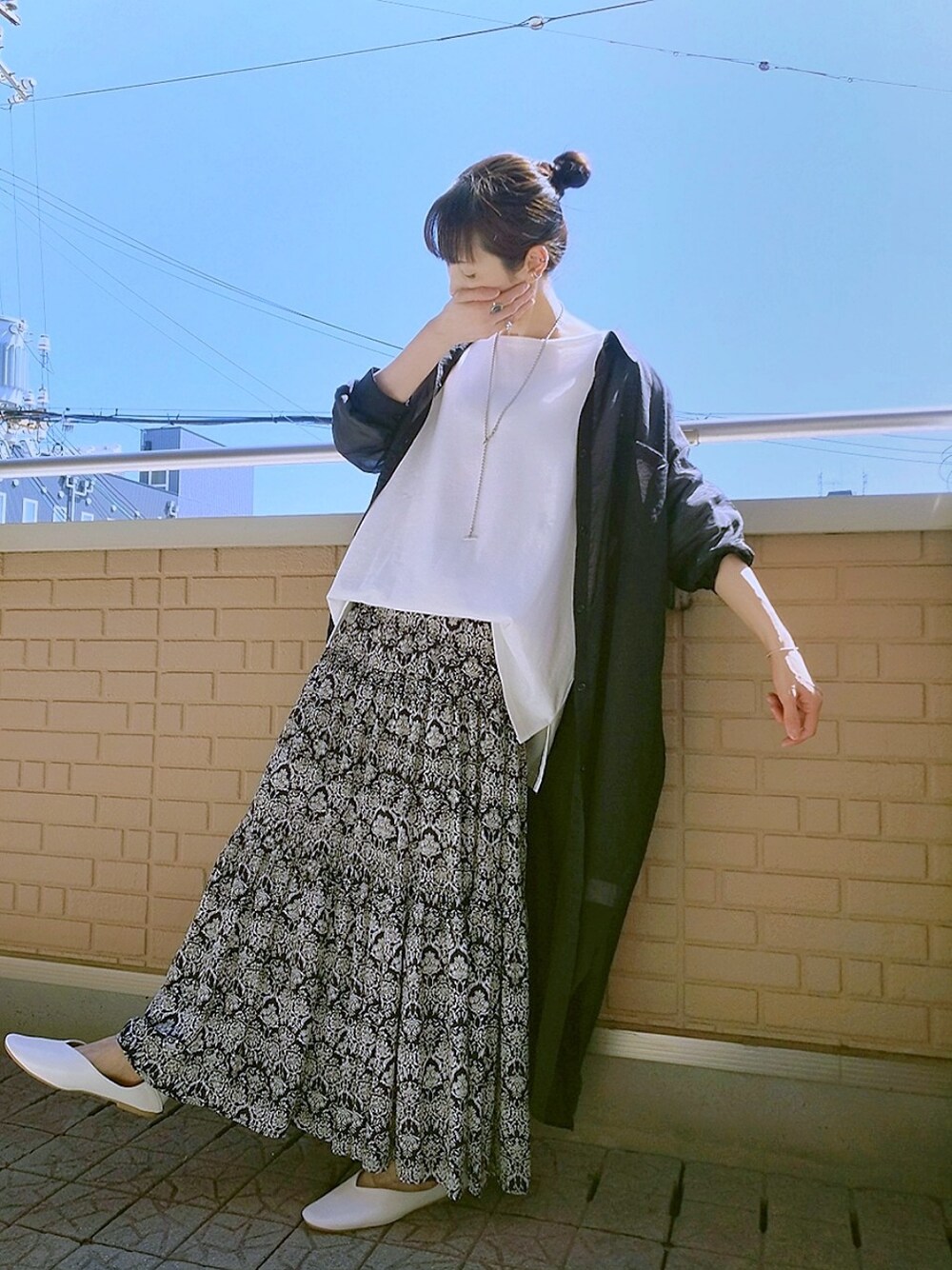 シアーロングシャツワンピースを使った人気ファッション