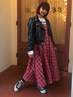 「チェックワンピース」｜「アイテム（ライダースジャケット）」を使った、美南レイラさん（レディース・165cm）の春コーディネート