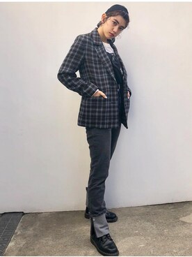 美南レイラさんのコーディネート