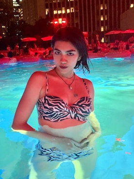 美南レイラさんのコーディネート