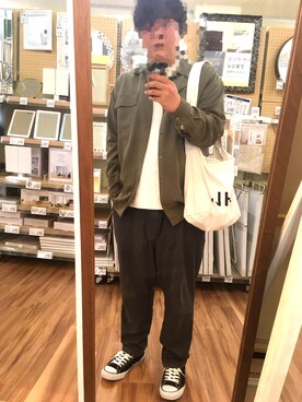 「folio new yorkのアイテム（シャツ/ブラウス、グリーン系）」を使った、ザリガニさん（メンズ・176cm）の春コーディネート