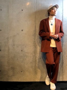 「COS（コス）のアイテム（シューズ）」を使った、古川 裕基さん（メンズ・165cm）の秋コーディネート