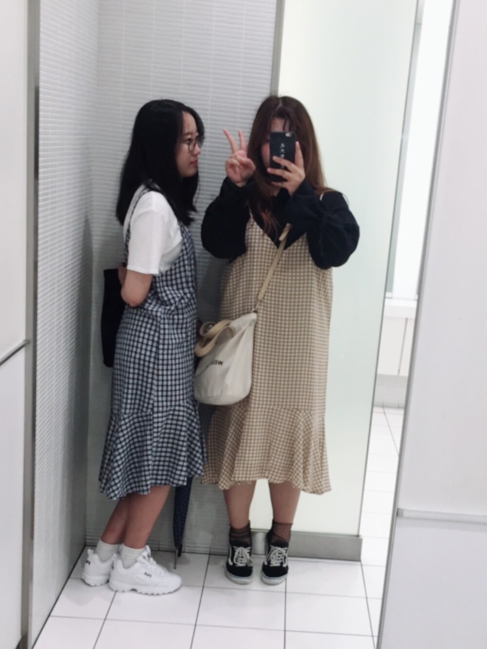 「仲間、秋コーデ」｜「GUのアイテム（Tシャツ/カットソー、ブラック系）」を使った、罗咯咯咯咯咯咯さん（レディース・165cm）の秋コーディネートの1枚目の写真