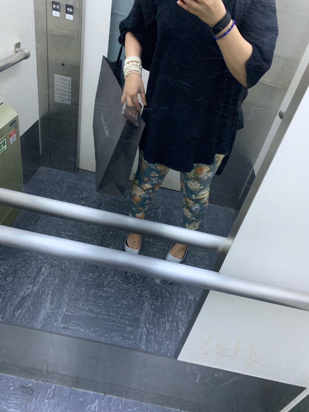「antiquaのアイテム（トップス、ブラック系）」を使った、ぴろさん（レディース・154cm）の夏コーディネートの1枚目の写真