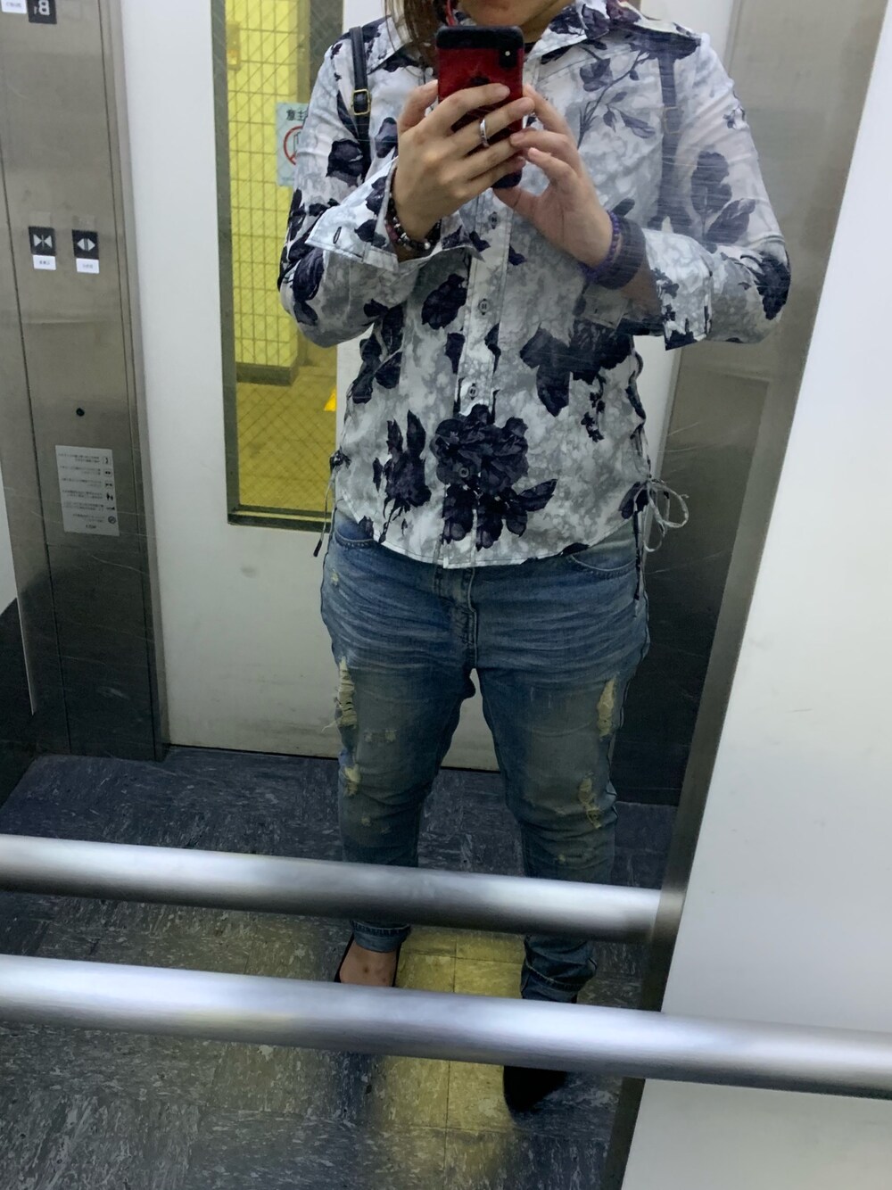 「antiquaのハラコデニムパンツ（デニムパンツ、ブルー系）」を使った、ぴろさん（レディース・154cm）の夏コーディネートの1枚目の写真
