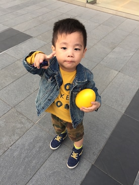 「OSHKOSH（オシュコシュ）のアイテム（デニムジャケット）」を使った、Bruce&Bruno🇹🇼さん（キッズ・90cm）の冬コーディネート