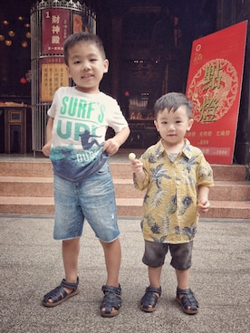 「OSHKOSH（オシュコシュ）のアイテム（デニムパンツ）」を使った、Bruce&Bruno🇹🇼さん（キッズ・110cm）の夏コーディネート