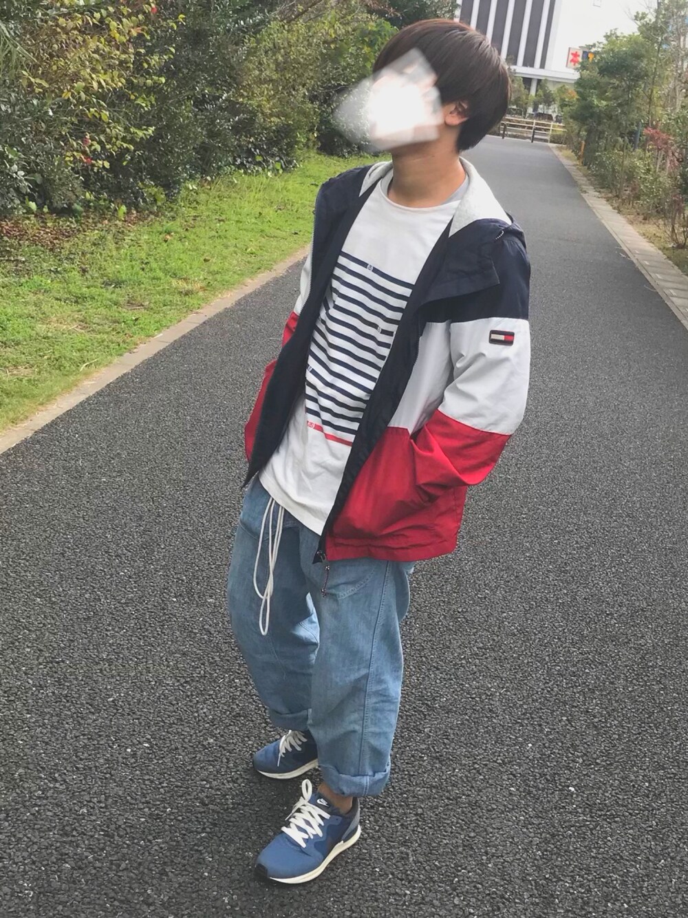 「秋冬コーデ、ゆるコーデ、ワイドパンツ、いいね、save、フォローお願いします🤑、低身長、カジュアル、ナイキ」｜「TOMMY HILFIGERのアイテム（マウンテンパーカー、その他）」を使った、tomoさん（メンズ・165cm）の秋コーディネートの1枚目の写真