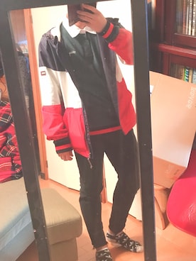 「TOMMY HILFIGER（トミーヒルフィガー）のアイテム（マウンテンパーカー）」を使った、tomoさん（メンズ・165cm）の冬コーディネート