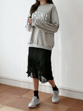 「ルーズフィット」｜「アイテム（スウェット）」を使った、envylookさん（レディース・165cm）の冬コーディネート