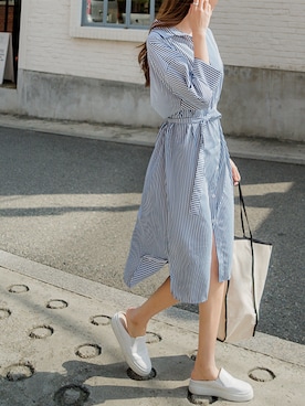 「シンプル」｜「アイテム（シャツワンピース）」を使った、envylookさん（レディース・165cm）の春コーディネート