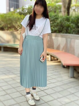 「日系极简」｜「アイテム（スカート）」を使った、Claire Tsaiさん（レディース・163cm）の春コーディネート
