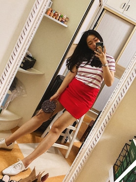 「red」｜「アイテム（アナログ腕時計）」を使った、louiekwanさん（レディース・168cm）の秋コーディネート