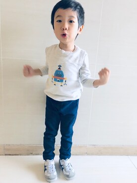 「PETIT BATEAU（プチバトー）のアイテム（ベスト、グレー系）」を使った、Angeldengさん（キッズ）の冬コーディネート