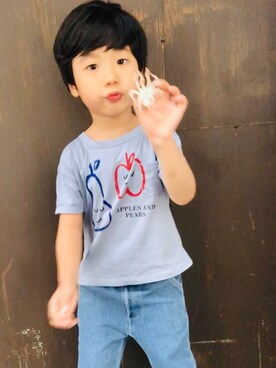 「BOBO CHOSES（ボボショーズ）のアイテム（Tシャツ/カットソー、ブルー系）」を使った、Angeldengさん（キッズ）の夏コーディネート