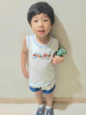 「mikihouseのアイテム（トップス、ホワイト系）」を使った、Angeldengさん（キッズ）の夏コーディネート